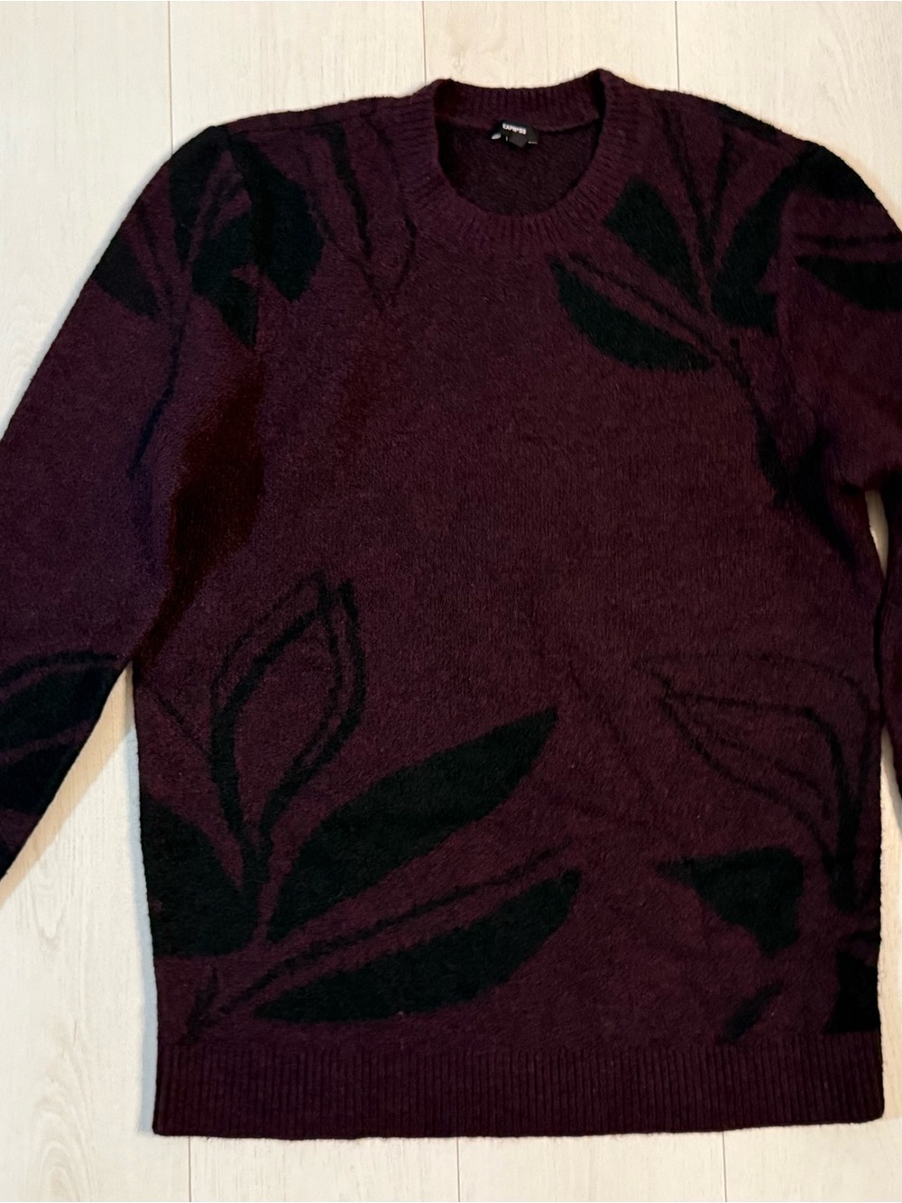 Express Men's Crewneck Sweater in Burgundy and Black